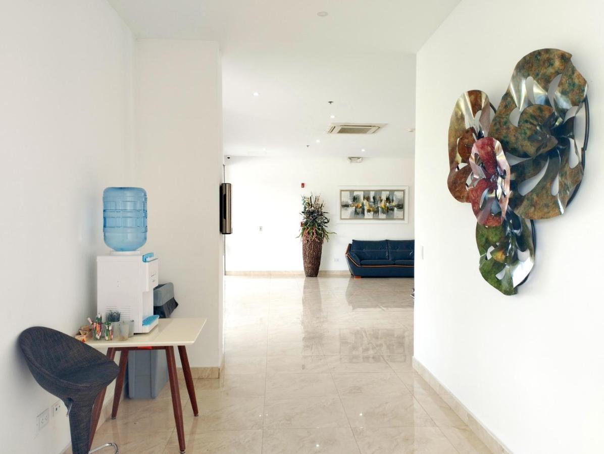 Hotel Royal Elim International Cali Esterno foto The interior of the clinic