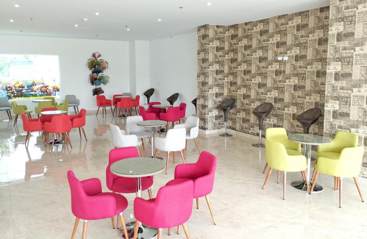 Hotel Royal Elim International Cali Esterno foto Interior of the new library