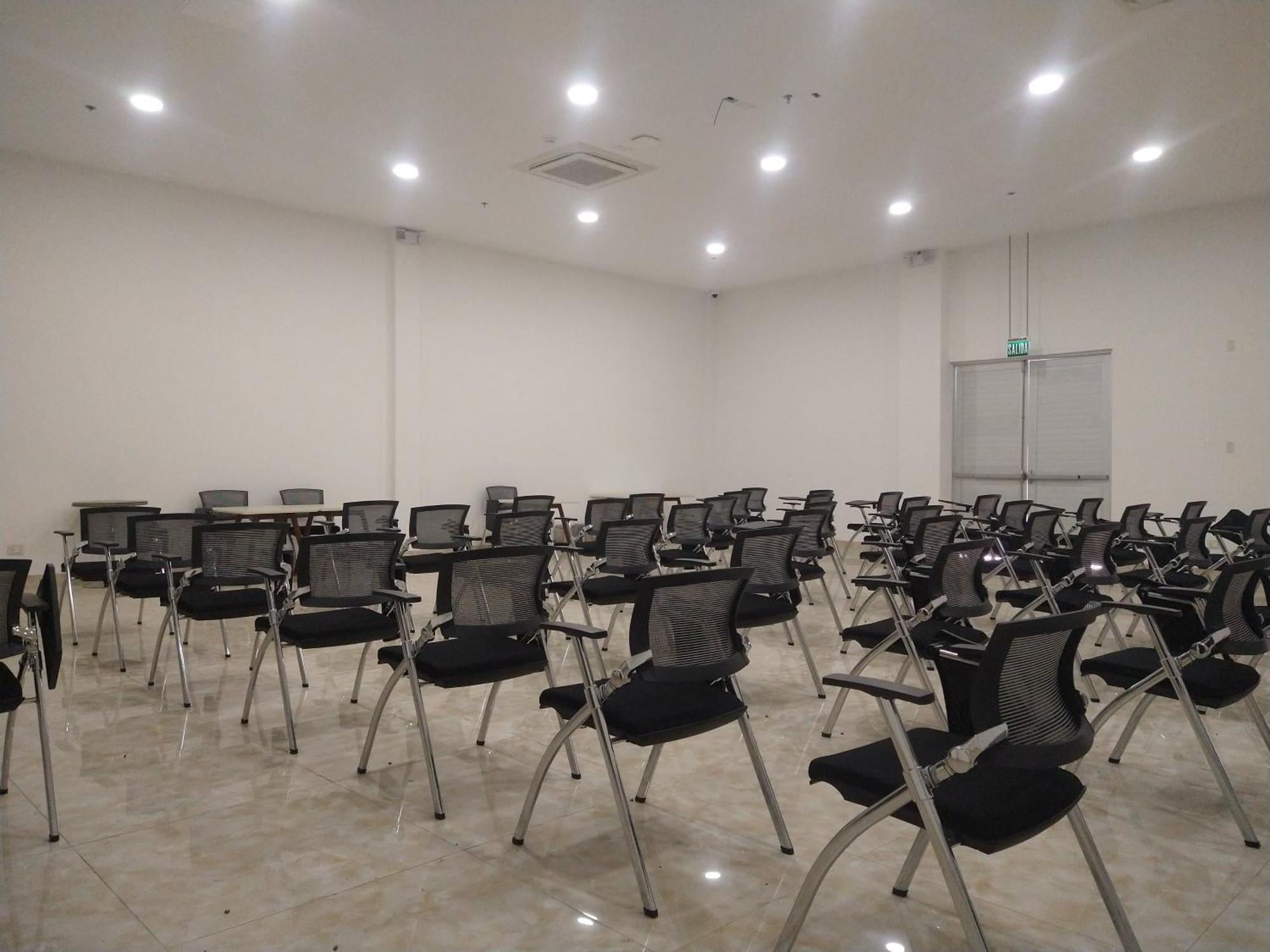 Hotel Royal Elim International Cali Esterno foto The conference room